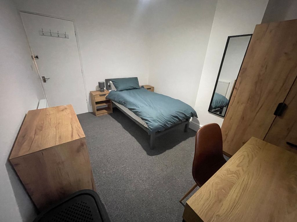 Property photo 1 of 2