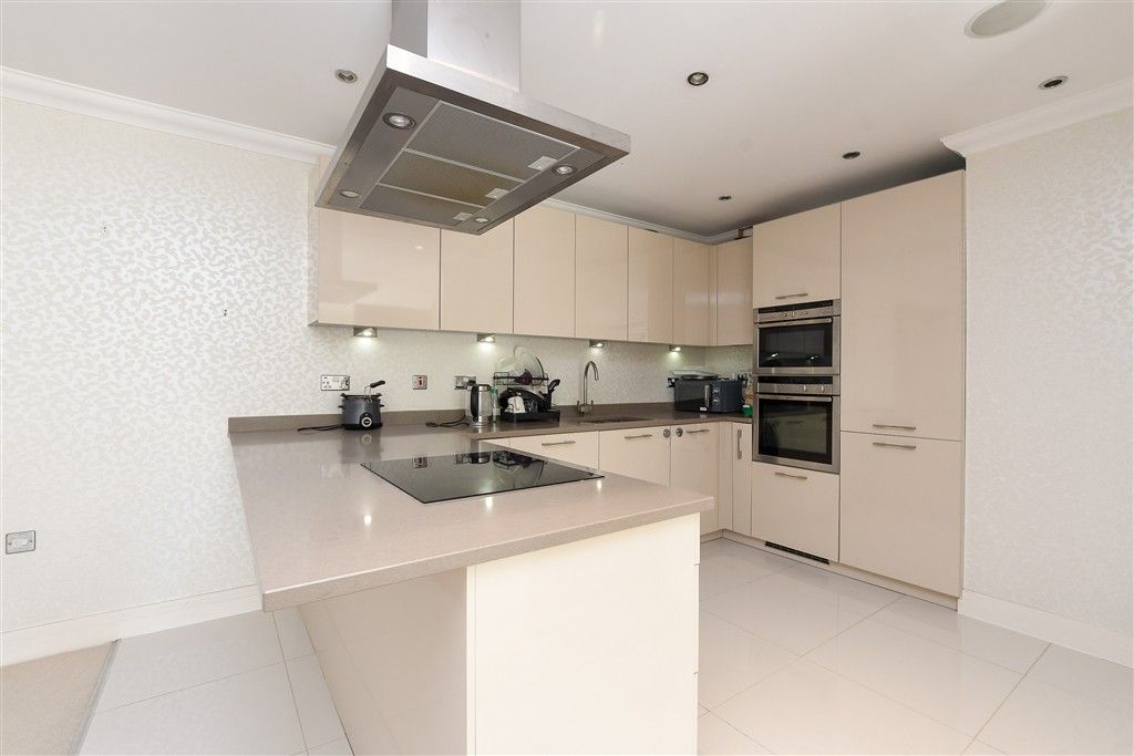 Property photo 1 of 9 Kitchen Lounge/Diner