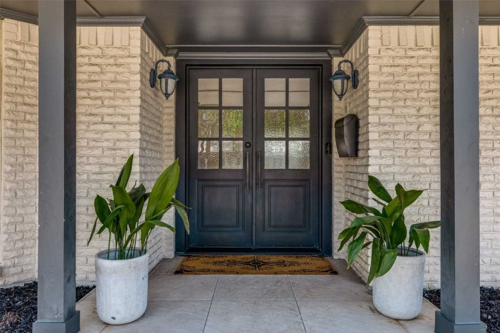 Property photo 1 of 26