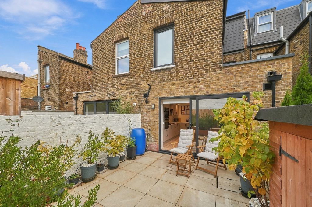 Property photo 2 of 14 Picture No. 16