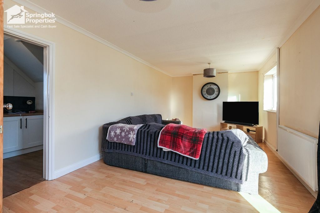 Property photo 3 of 19 Image 2