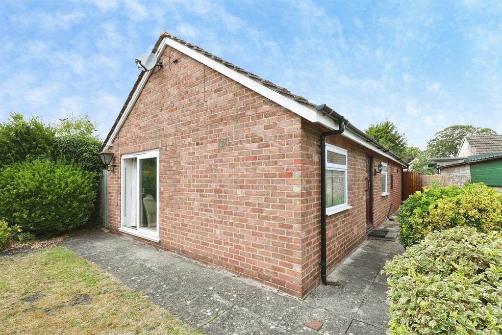 Property photo 1 of 16