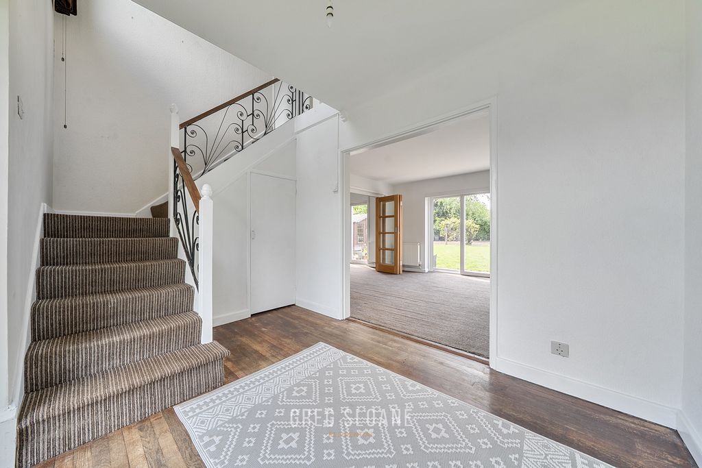 Property photo 2 of 21 1454990-19-69Fb518822393