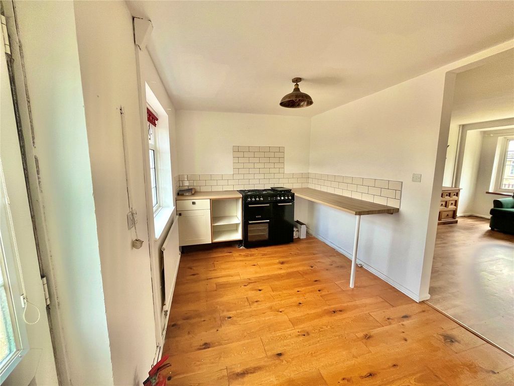 Property photo 3 of 17 Picture No. 11