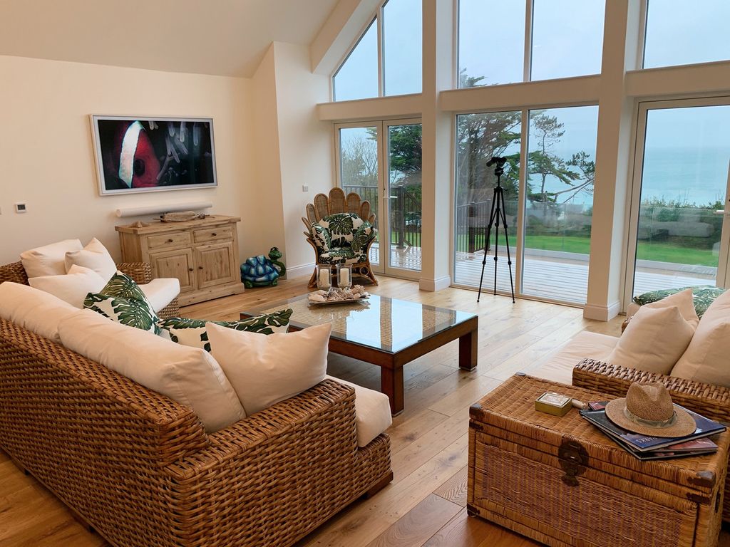 Property photo 2 of 9