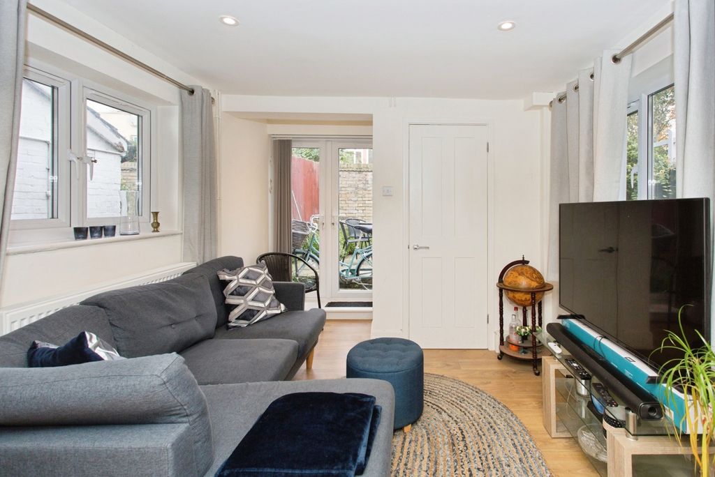 Property photo 3 of 15 Photo