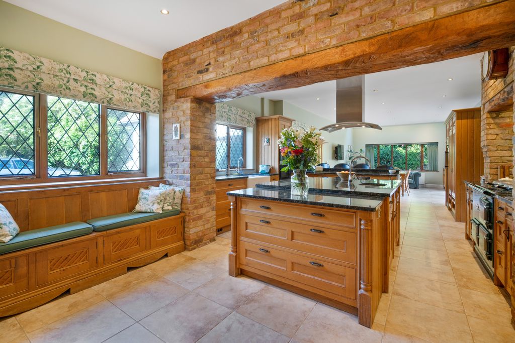 Property photo 2 of 36 Picture No. 24