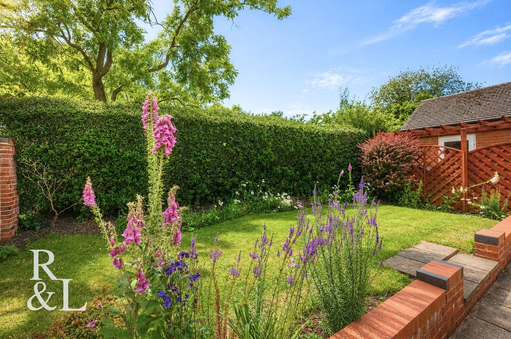 Property photo 2 of 37 Greenside (30).Jpg