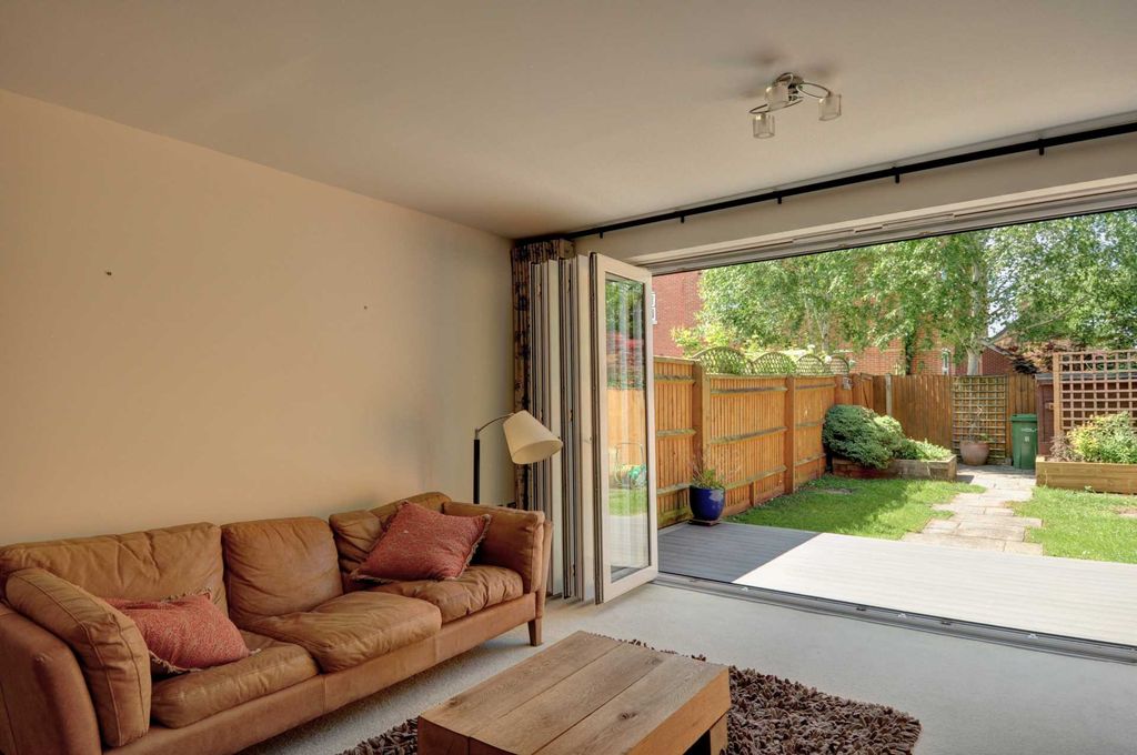 Property photo 2 of 12