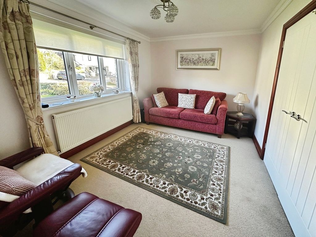 Property photo 3 of 27