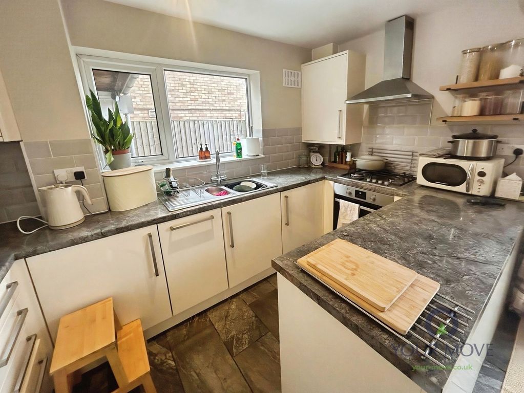 Property photo 2 of 16 Kitchen