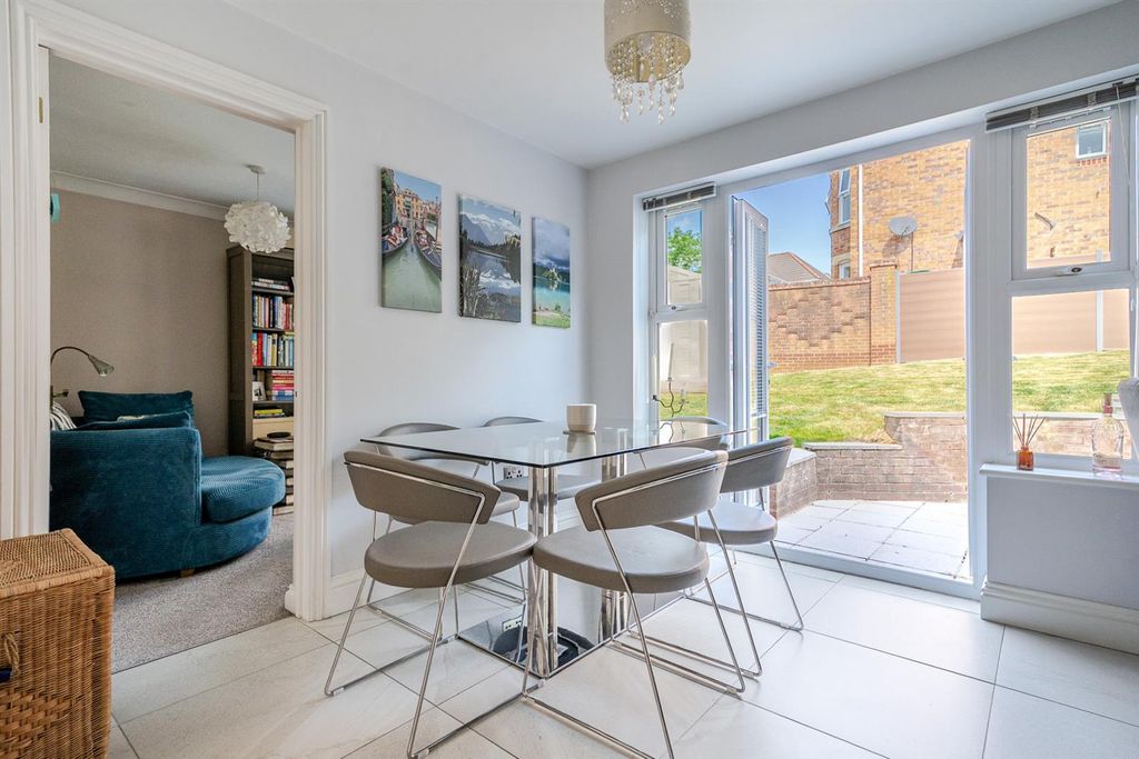 Property photo 3 of 20 9-68233014d3966-1289708-Arw-9.Jpg