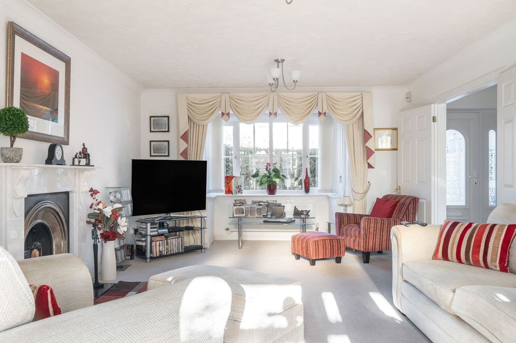 Property photo 2 of 18
