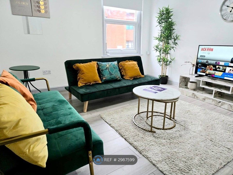Property photo 2 of 12 Lounge