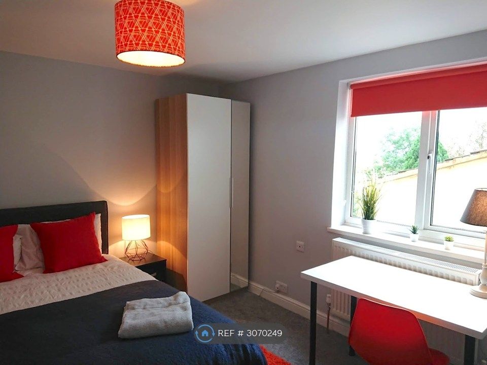 Property photo 1 of 5 Room 3