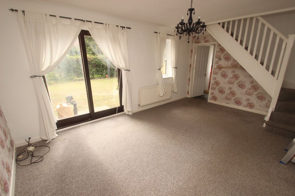 Property photo 2 of 8