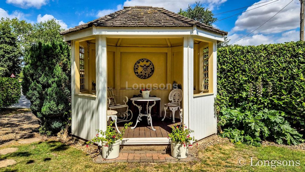 Property photo 2 of 20