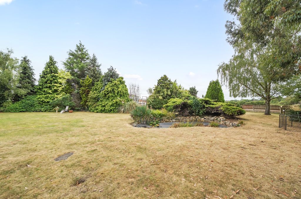 Property photo 3 of 24