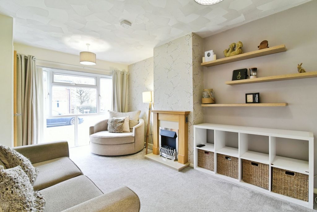 Property photo 3 of 17 Pbox-Img.Jpg