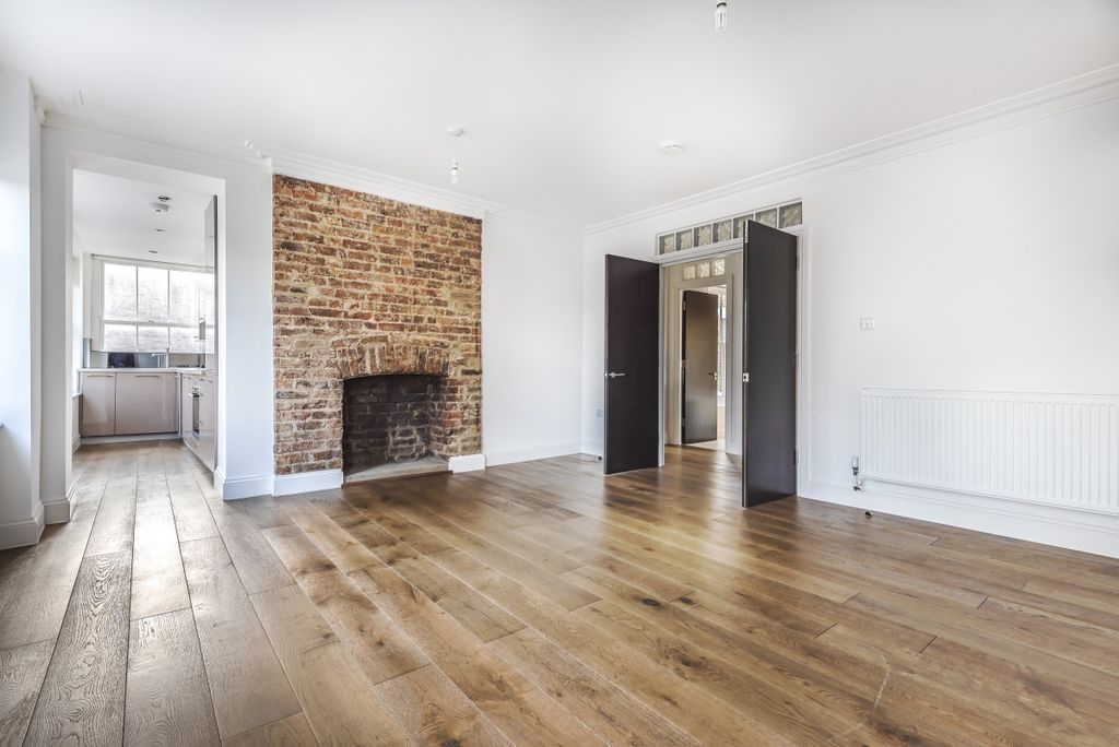 Property photo 1 of 8 450162 (2)