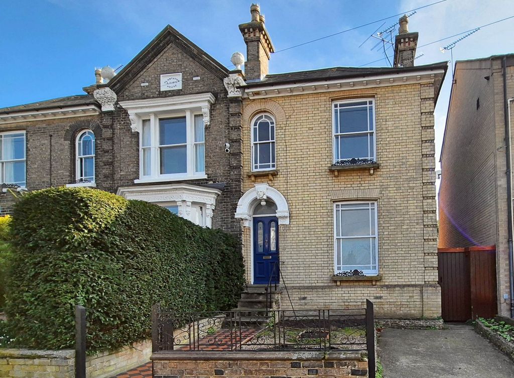 Property photo 1 of 26