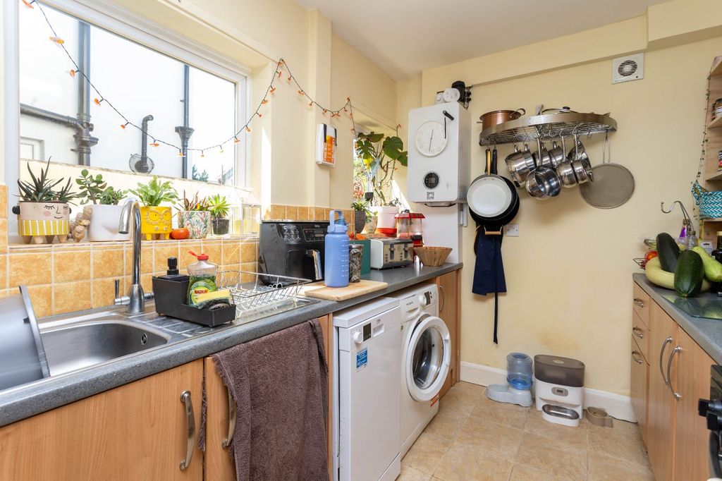 Property photo 3 of 17 Picture No. 02