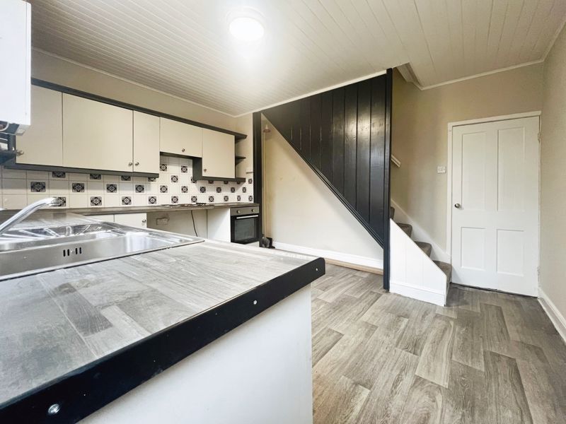 Property photo 3 of 10 Kitchen Diner