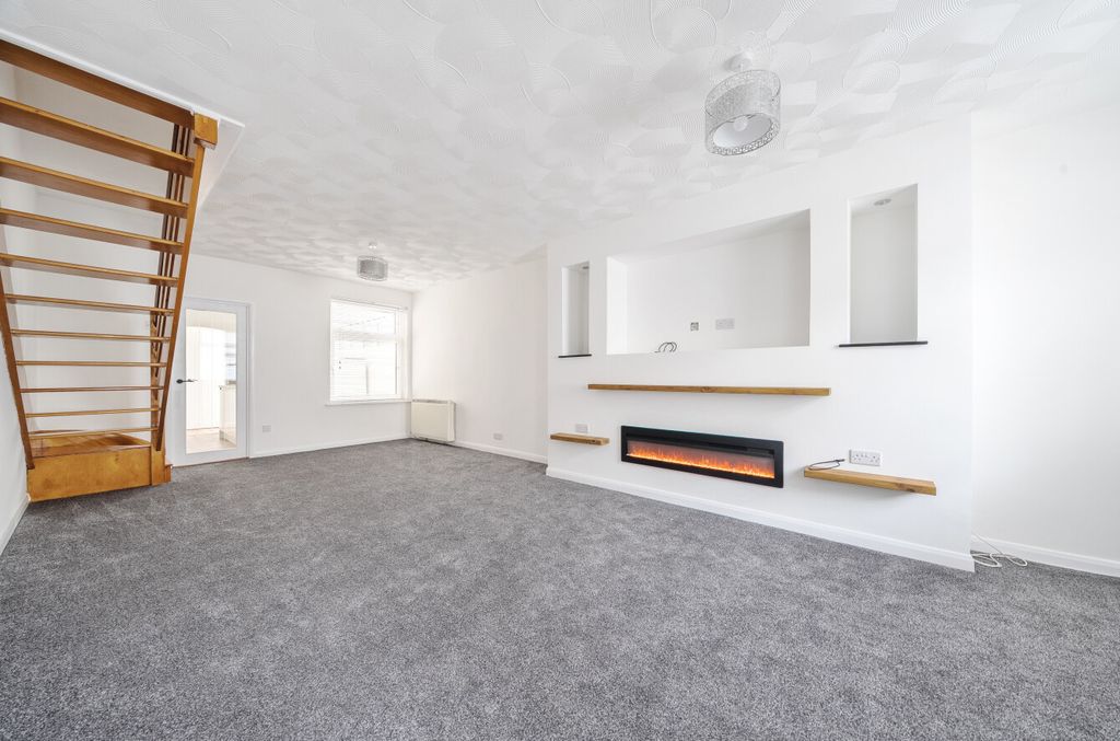 Property photo 2 of 13 1515023-1-6A97Fa2...