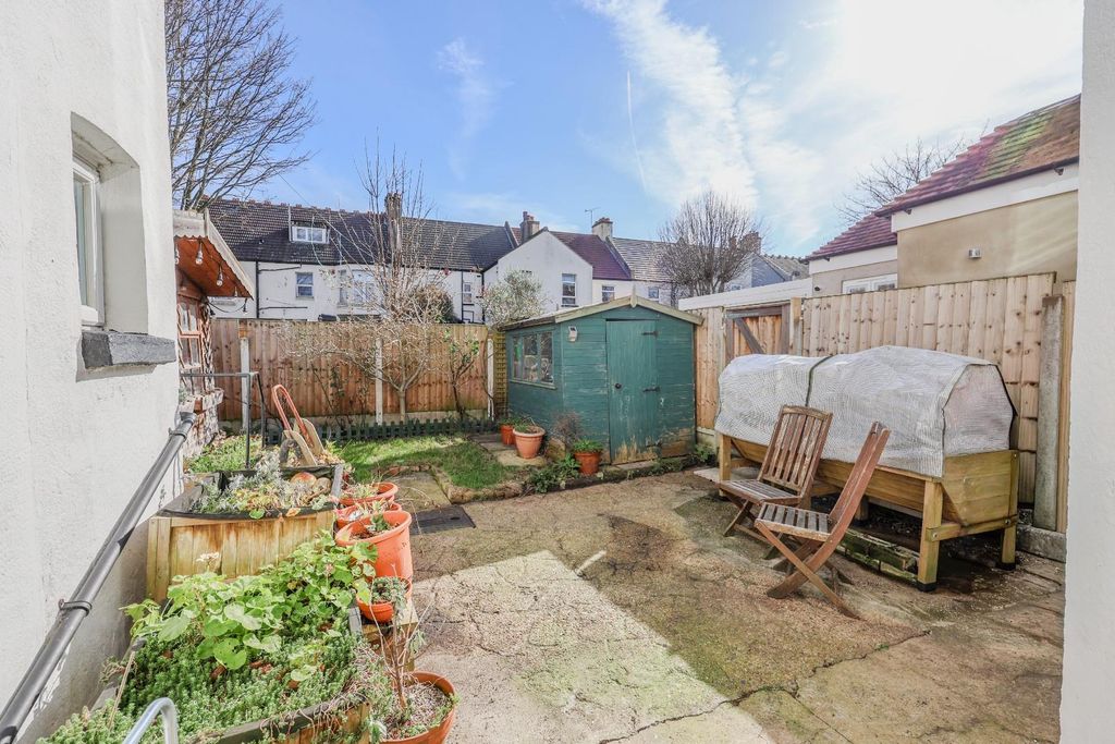 Property photo 3 of 20