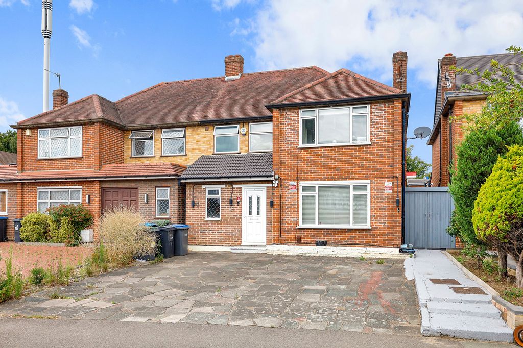 Property photo 1 of 28