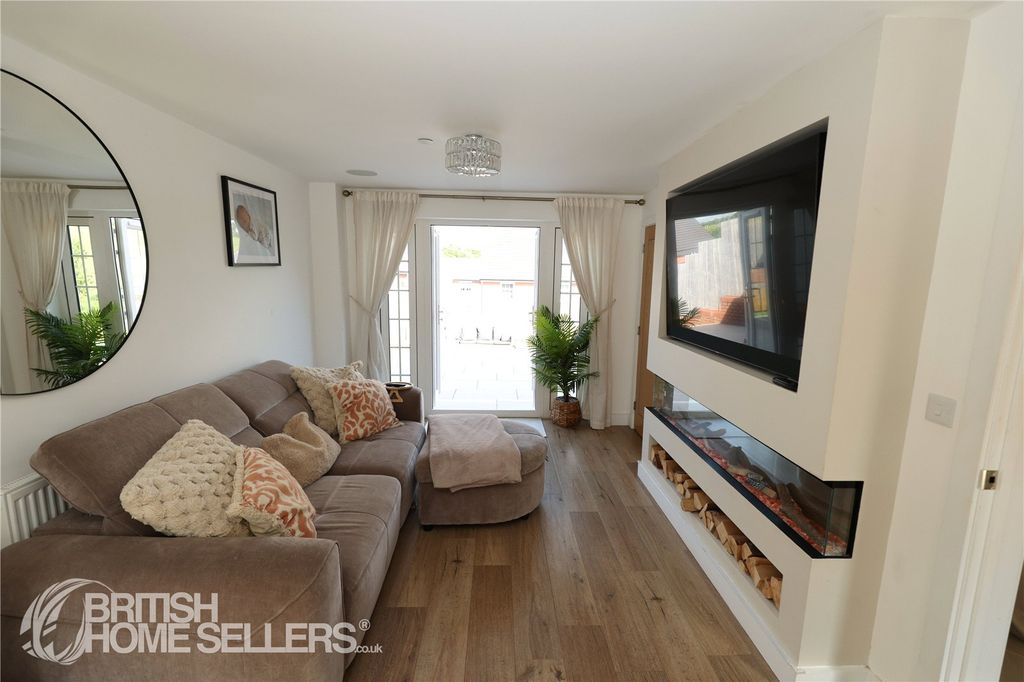 Property photo 3 of 22 Picture No. 06