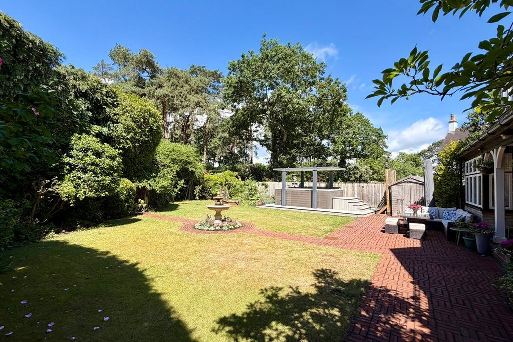 Property photo 3 of 34