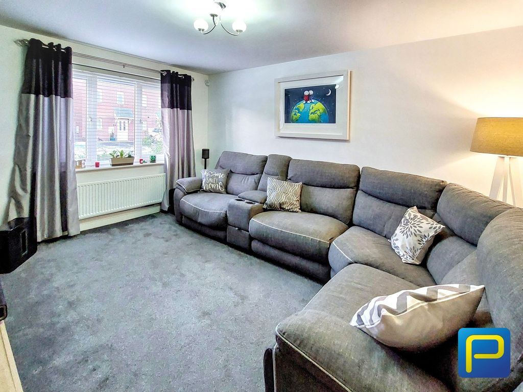 Property photo 2 of 27