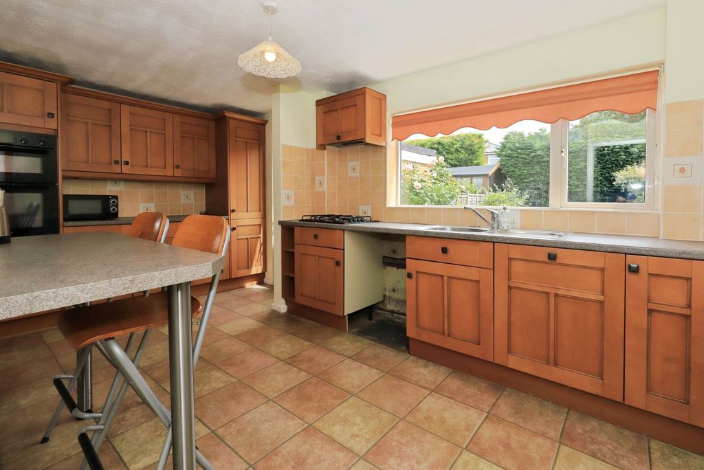 Property photo 3 of 13 Kitchen