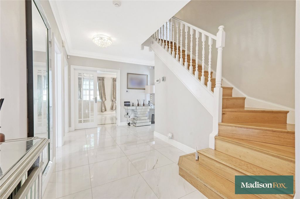 Property photo 2 of 47 Picture No. 75