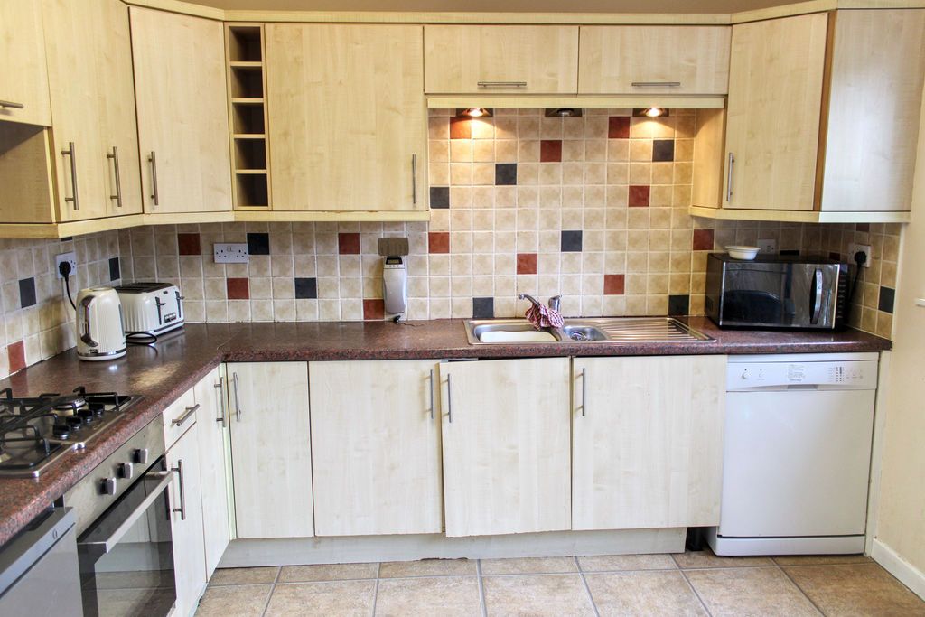 Property photo 3 of 12 Photo 1