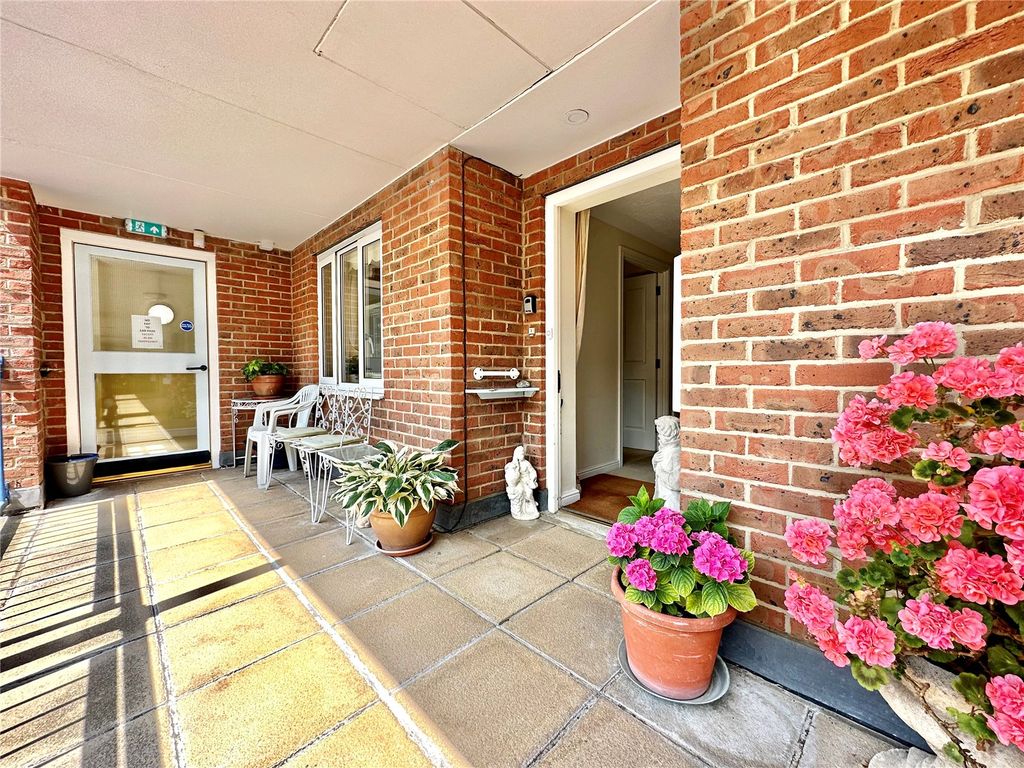 Property photo 3 of 17 Picture No. 14