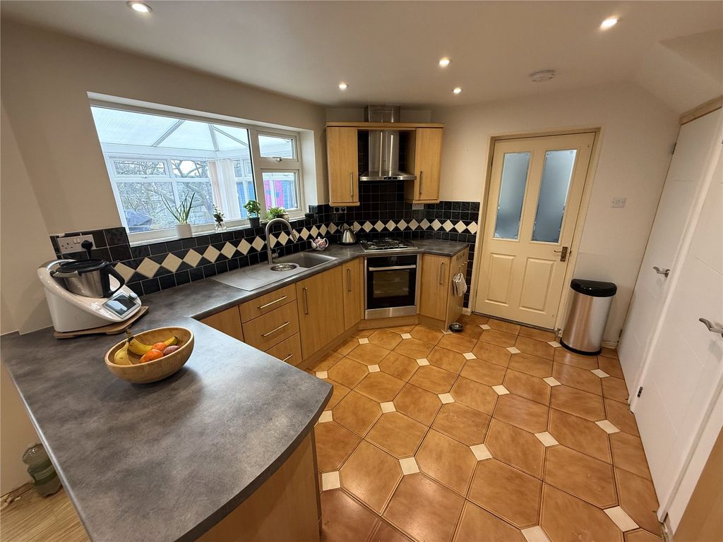 Property photo 3 of 19 Picture No. 14