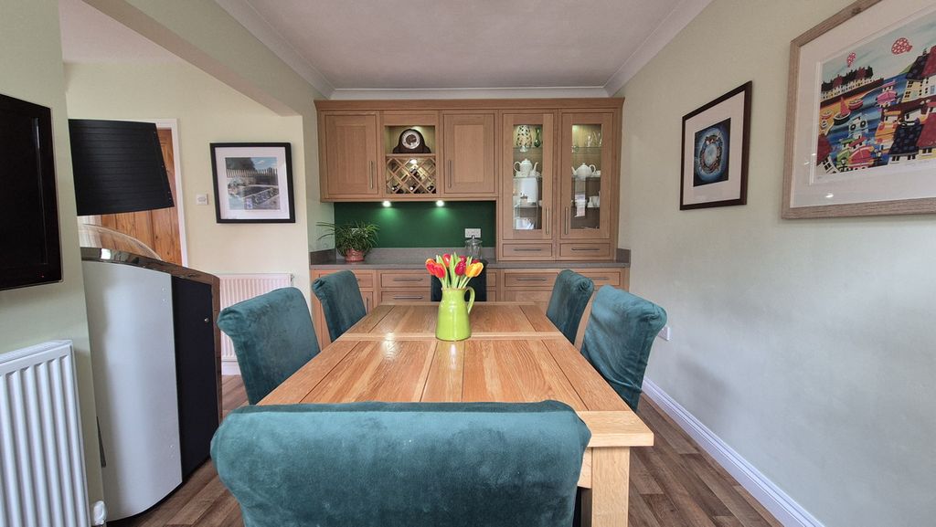 Property photo 3 of 32