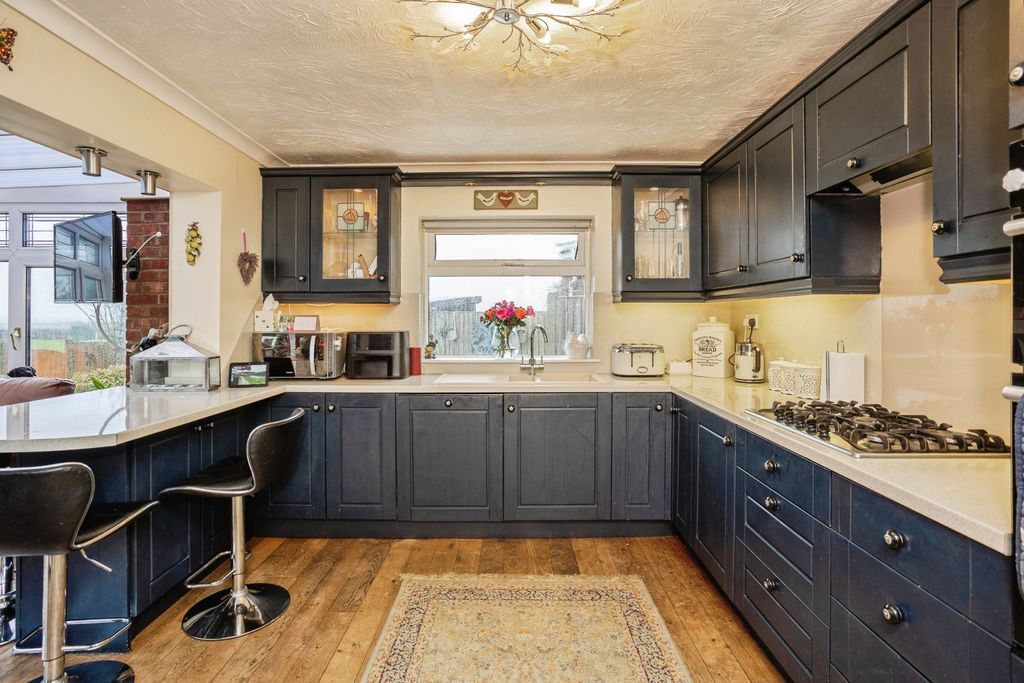 Property photo 1 of 35