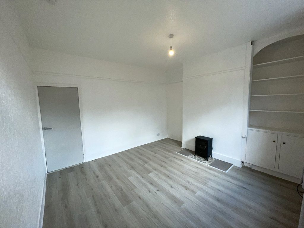 Property photo 2 of 13 Picture No. 11