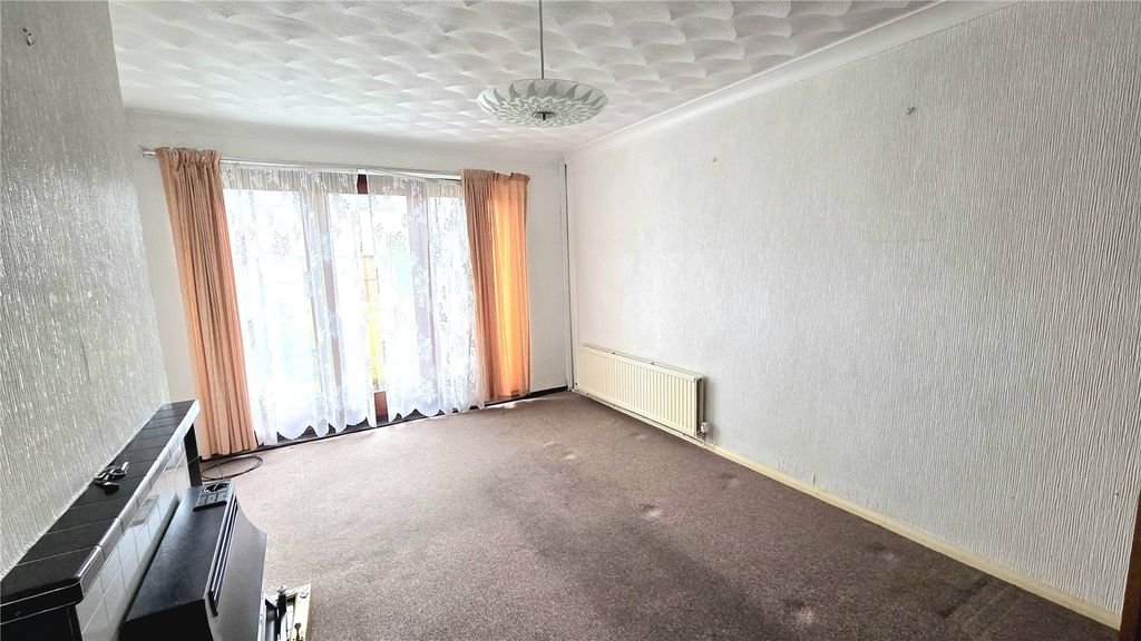 Property photo 2 of 17 Picture No. 12