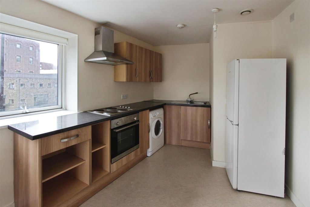 Property photo 2 of 6 A148B888-Kitchen.Jpg