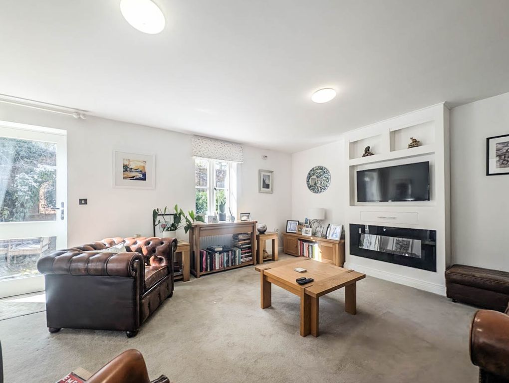 Property photo 3 of 21 Pxl_20260326_134354344