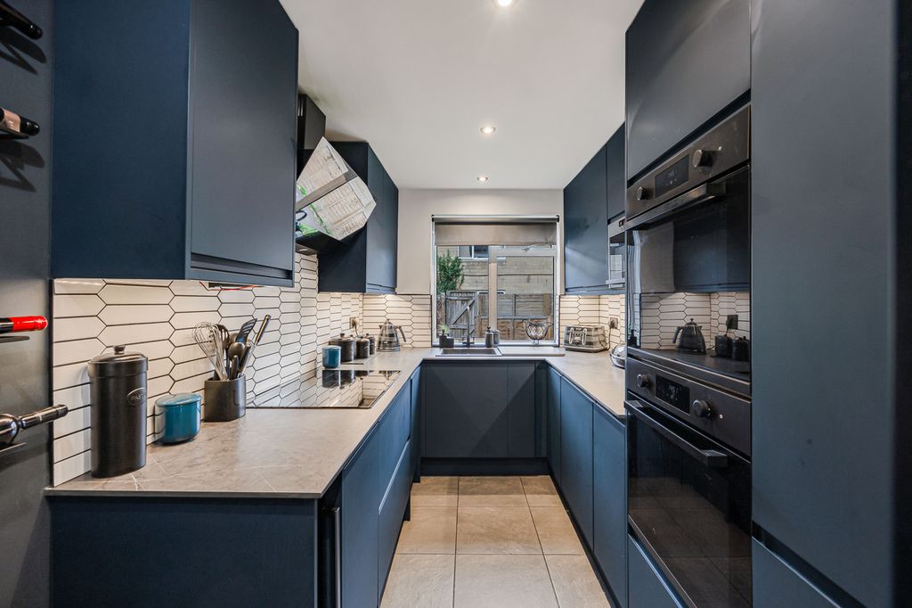 Property photo 3 of 15