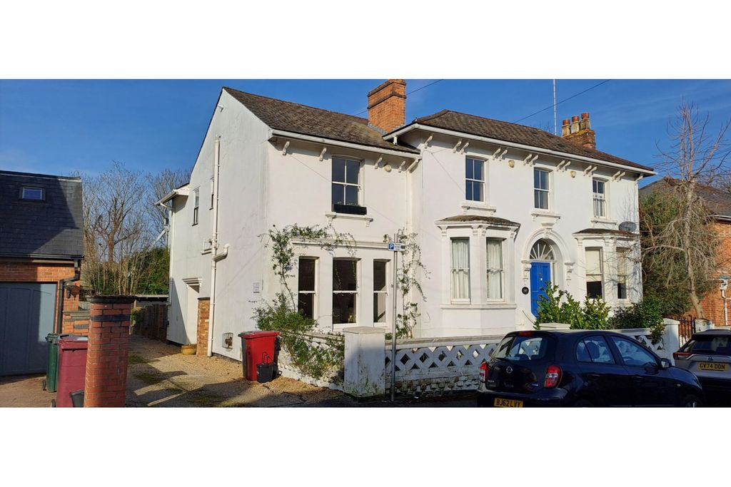 Property photo 1 of 16 Front