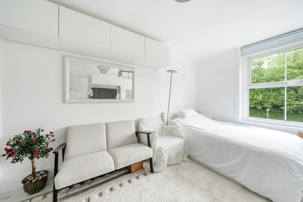 Property photo 3 of 10 Bedroom