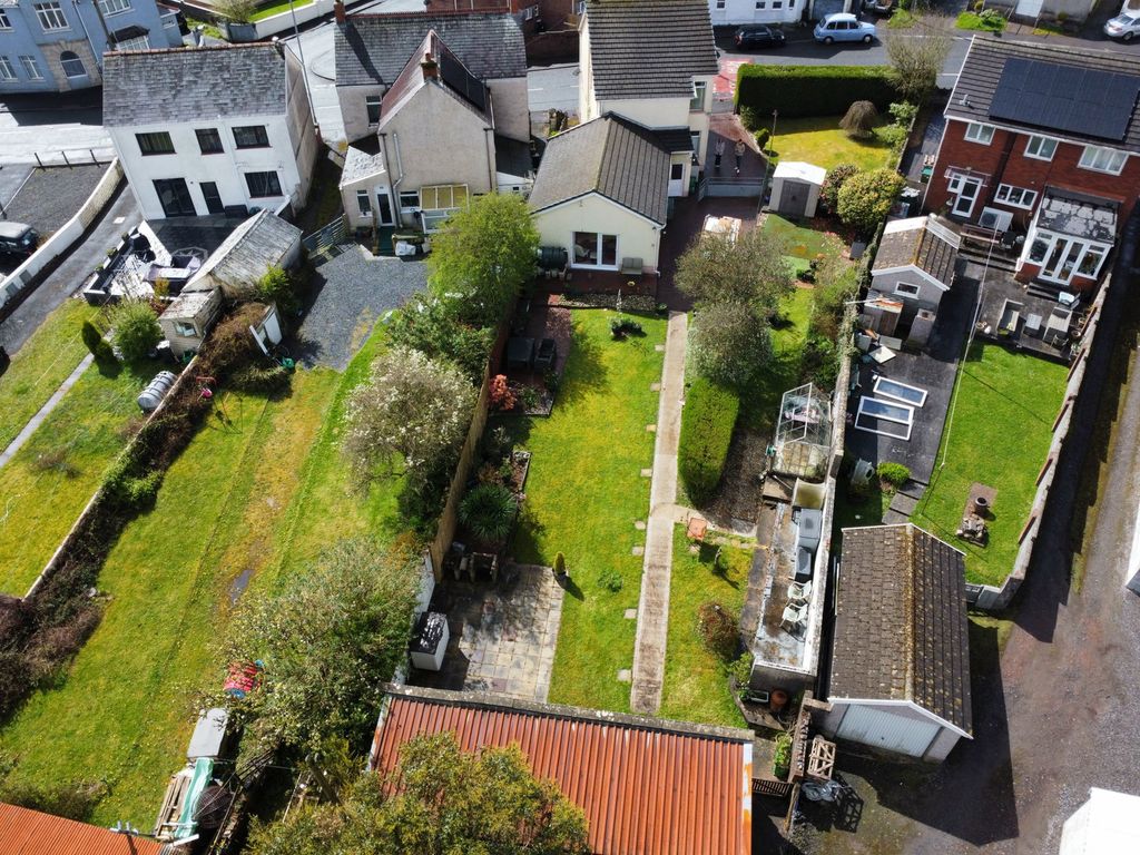 Property photo 2 of 32