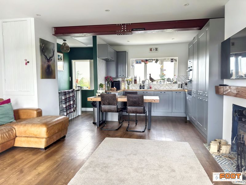 Property photo 3 of 16 Photo 8