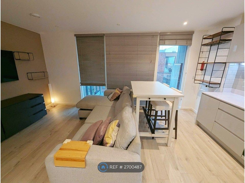 Property photo 2 of 12 Living Room